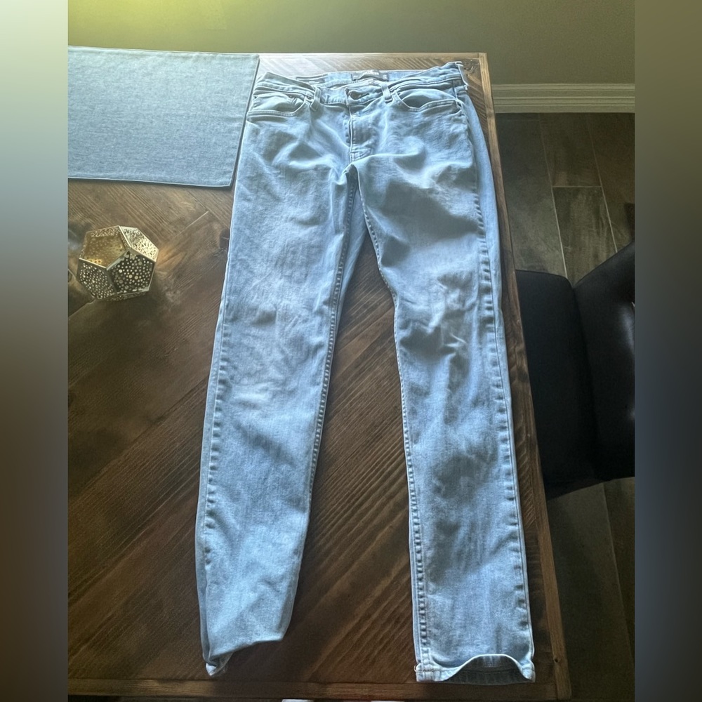 light blue holister jeans
